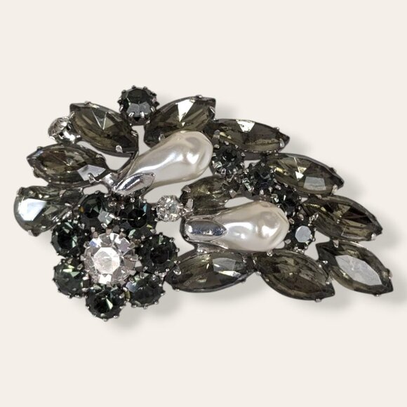 Vintage Dark Rhine & Faux Pearl Brooch - Picture 1 of 6